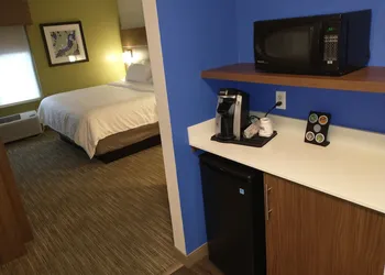 Holiday Inn Express Hotel & Suites Madison by IHG hotel thumbnail 3