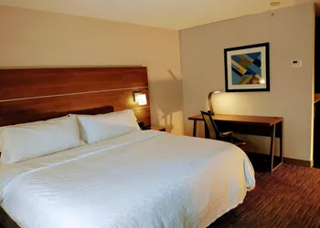 Holiday Inn Express Hotel & Suites Madison by IHG hotel thumbnail 5