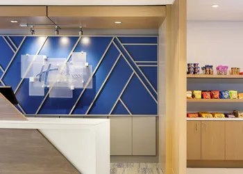 Holiday Inn Express Baltimore at the Stadiums by IHG hotel thumbnail 2