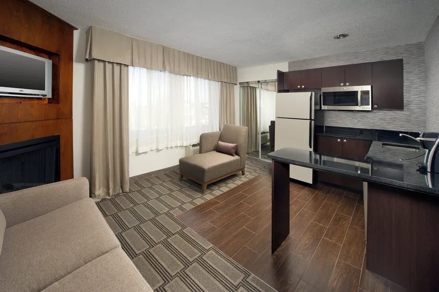 Holiday Inn Express Baltimore at the Stadiums by IHG hotel detail image 6