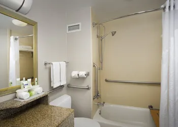 Holiday Inn Express Baltimore at the Stadiums by IHG hotel thumbnail 7