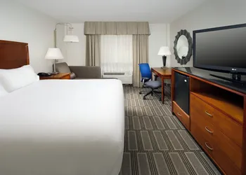 Holiday Inn Express Baltimore at the Stadiums by IHG hotel thumbnail 8
