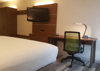 Holiday Inn Express Hotel & Suites Jacksonville - South by IHG hotel thumbnail 7
