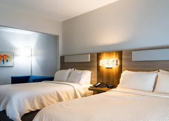 Holiday Inn Express & Suites Hiawassee by IHG hotel thumbnail 5