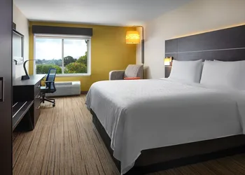 Holiday Inn Express Suites Belmont by IHG hotel thumbnail 3