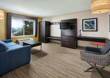 Holiday Inn Express Suites Belmont by IHG hotel thumbnail 7
