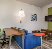 Holiday Inn Express Hotel & Suites Phoenix-Airport by IHG hotel detail image 5