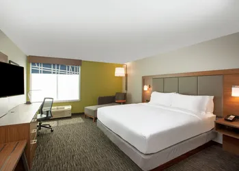 Holiday Inn Express & Suites Norfolk by IHG hotel thumbnail 5