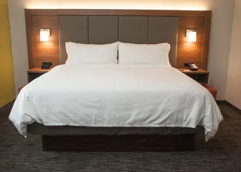 Holiday Inn Express & Suites Norfolk by IHG hotel thumbnail 7