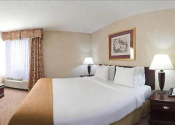 Holiday Inn Express Hotel & Suites Corinth by IHG hotel thumbnail 2