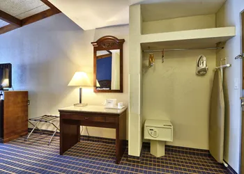 Howard Johnson by Wyndham Bangor hotel thumbnail 5