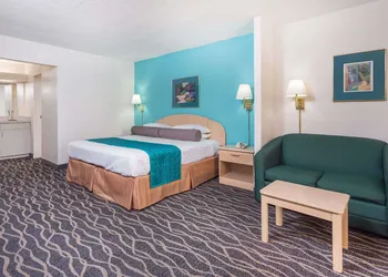 Howard Johnson by Wyndham Commerce GA hotel thumbnail 4