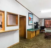 Howard Johnson by Wyndham Wilmington hotel detail image 3