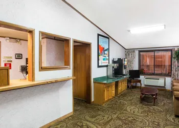 Howard Johnson by Wyndham Wilmington hotel thumbnail 3