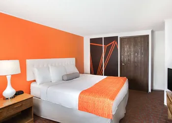 Howard Johnson by Wyndham Wilmington hotel thumbnail 7