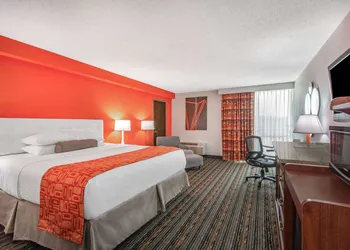 Howard Johnson by Wyndham Lexington hotel thumbnail 6