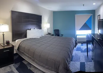 Baymont by Wyndham Iowa Lake Charles hotel thumbnail 4