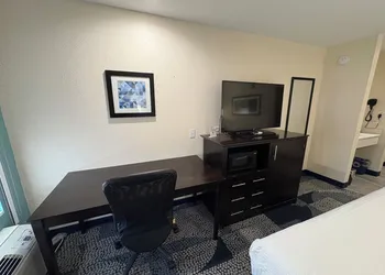 Baymont by Wyndham Iowa Lake Charles hotel thumbnail 7