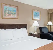 Howard Johnson by Wyndham Torrance hotel detail image 3