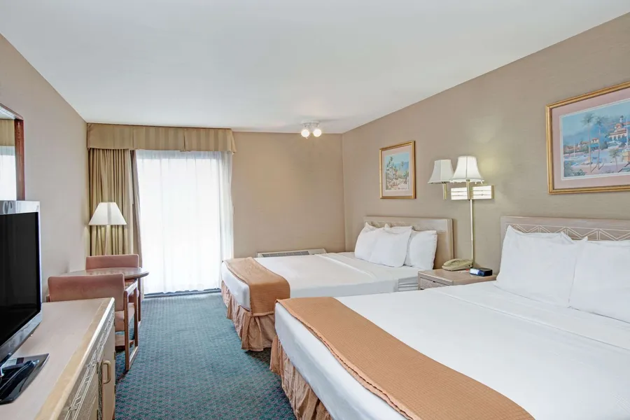 Howard Johnson by Wyndham Torrance hotel detail image 6