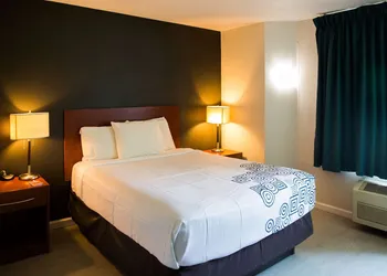 Econo Lodge Harrisburg - Hershey North hotel thumbnail 7