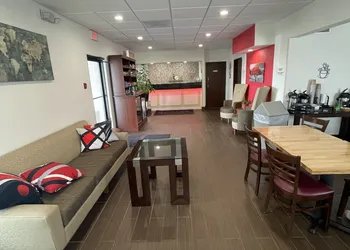 Ramada by Wyndham Effingham hotel thumbnail 2