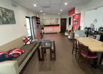 Ramada by Wyndham Effingham hotel thumbnail 2