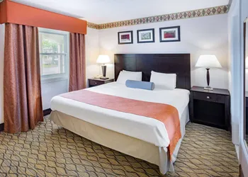 Howard Johnson by Wyndham Lenox hotel thumbnail 5
