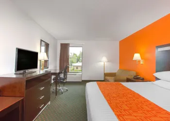 Howard Johnson by Wyndham Beckley hotel thumbnail 3