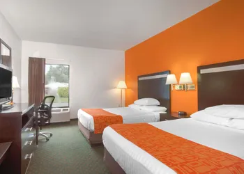Howard Johnson by Wyndham Beckley hotel thumbnail 4