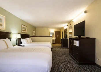 Fireside Inn and Suites hotel thumbnail 7