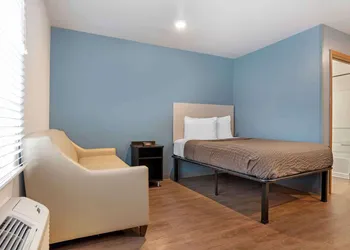 Extended Stay America Select Suites - Pensacola - Northeast hotel thumbnail 6