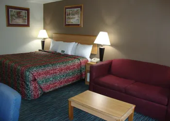 Econo Lodge Inn & Suites Jackson Northwest hotel thumbnail 5