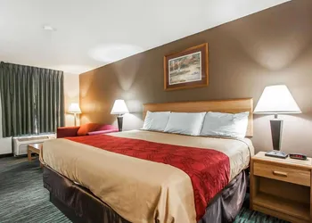 Econo Lodge Inn & Suites Jackson Northwest hotel thumbnail 7