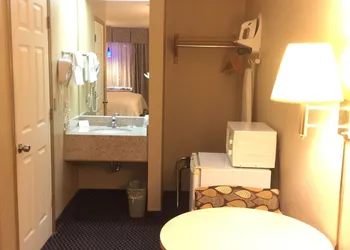 Americas Best Value Inn Garden City hotel thumbnail 8