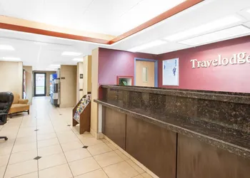 Travelodge by Wyndham Romulus Detroit Airport hotel thumbnail 2