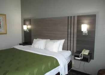 Quality Inn Kirksville hotel thumbnail 4
