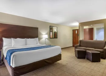 Comfort Inn Grand Rapids Airport hotel thumbnail 4