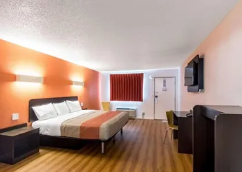 Whitten Inn hotel thumbnail 2