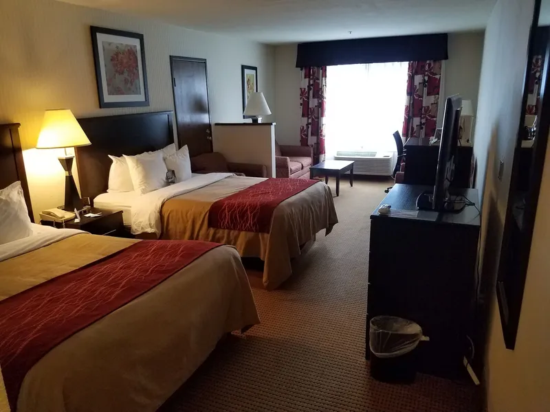 Quality Inn & Suites Farmington hotel detail image 6