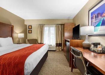Comfort Inn & Suites Hamilton Place hotel thumbnail 4