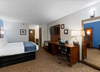 Comfort Inn & Suites Hazelwood - St. Louis hotel thumbnail 5