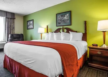 Quality Inn Florence Muscle Shoals hotel thumbnail 8