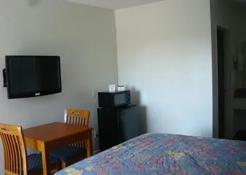 Scottish Inns Long Beach hotel thumbnail 3