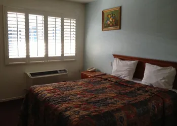 Scottish Inns Long Beach hotel thumbnail 7