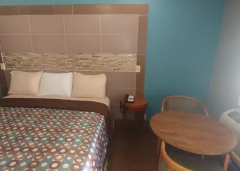 Travel Eagle Inn Motel hotel thumbnail 5