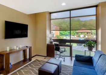 Comfort Inn Bluefield hotel thumbnail 4