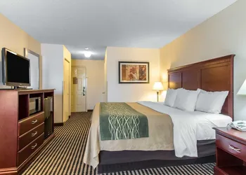 Comfort Inn Birmingham - Irondale hotel thumbnail 4