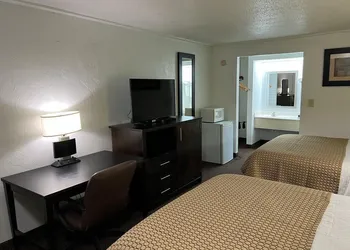 Driftwood Inn hotel thumbnail 3