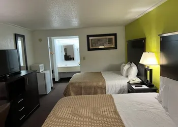 Driftwood Inn hotel thumbnail 5